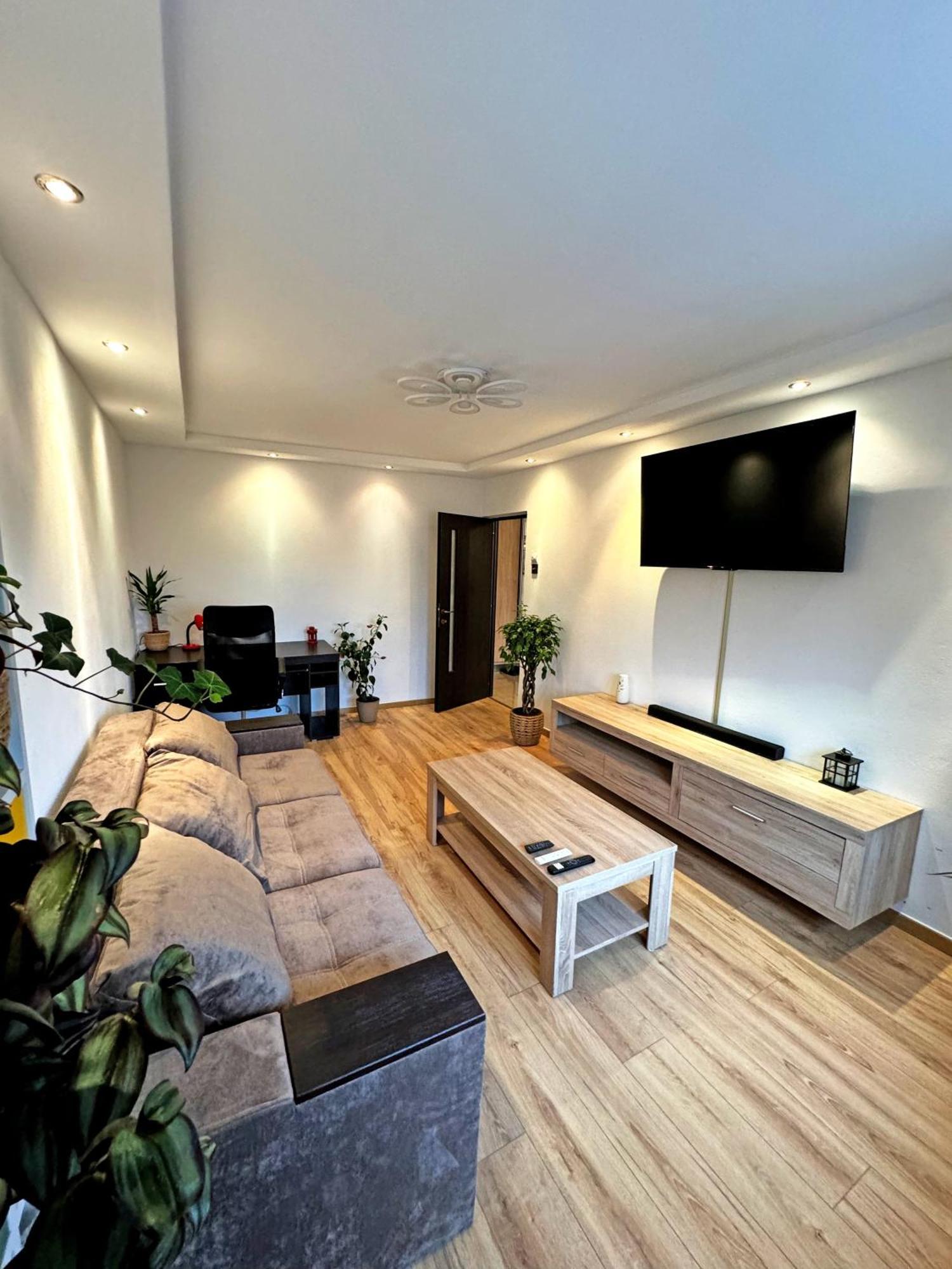 Ultracentral Apartment Târgu Jiu Exterior foto
